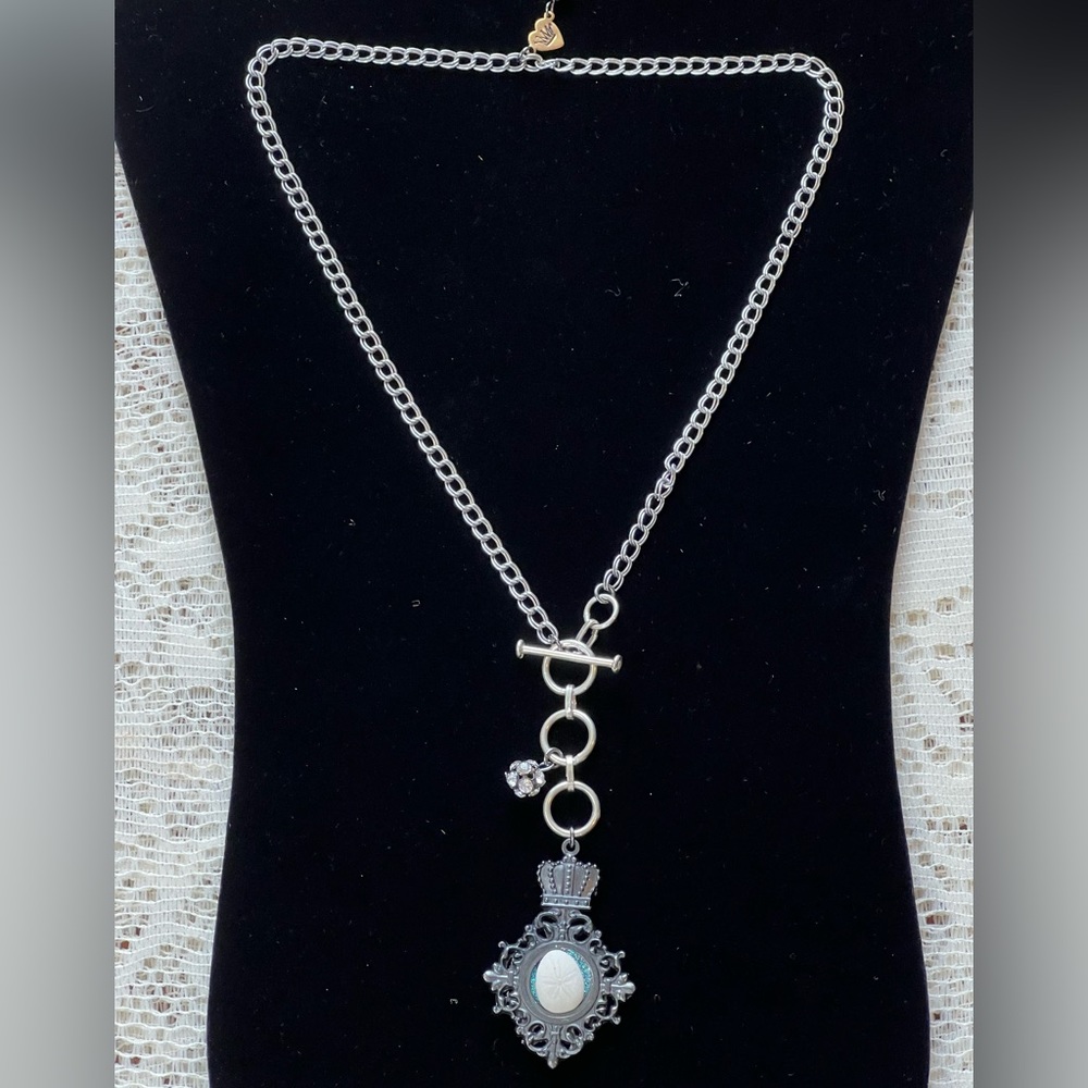 👑Adorned Crown Assemblage beaches & butterflies sand dollar crown necklace